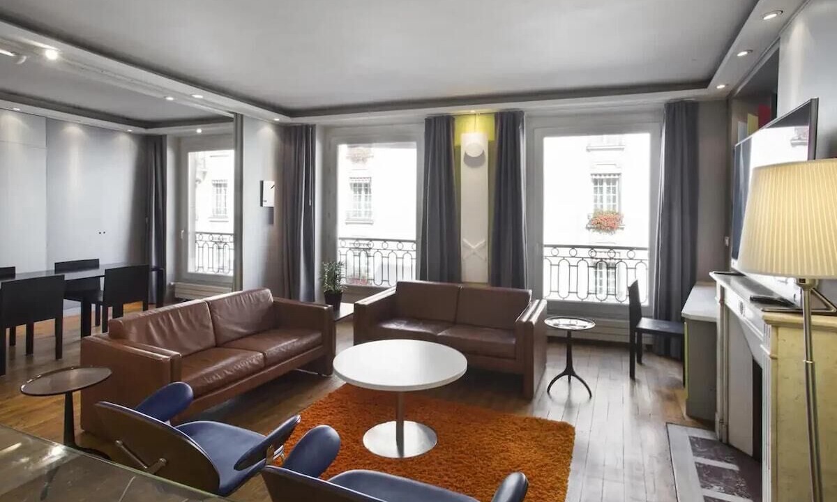 Photo of Livingroom in 8th Arrondissement