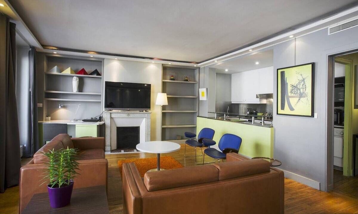 Photo of Livingroom in 8th Arrondissement