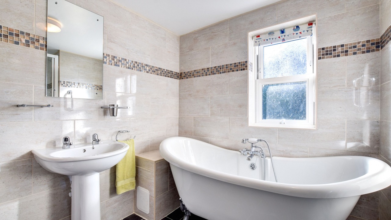 Photo of Bathroom in Chysauster