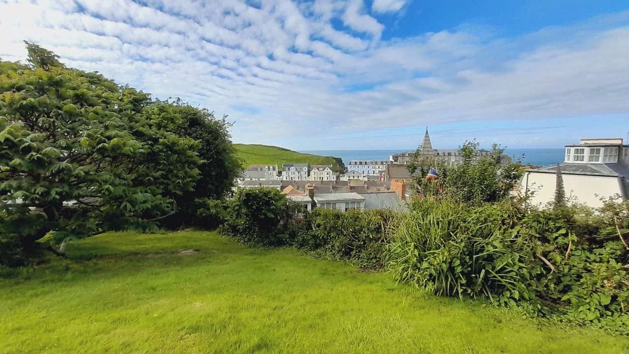 Photo of Others in Hele