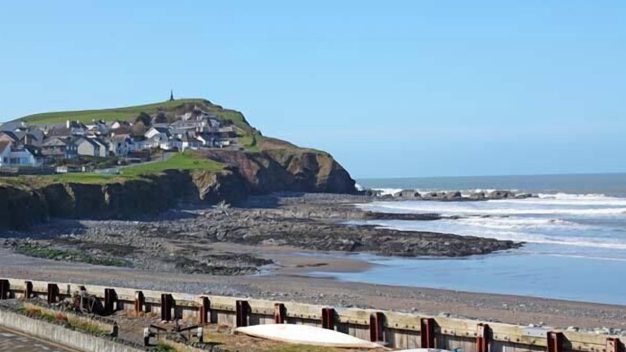 Photo of Others in Borth