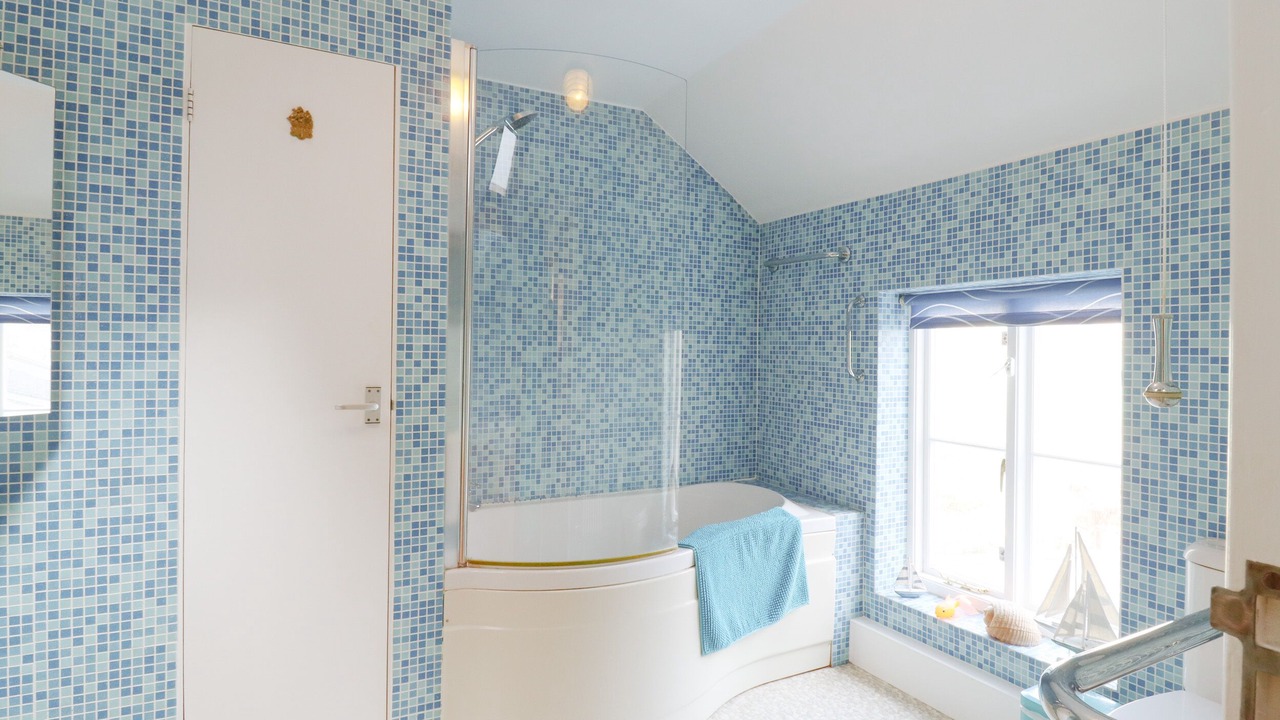 Photo of Bathroom in Deal