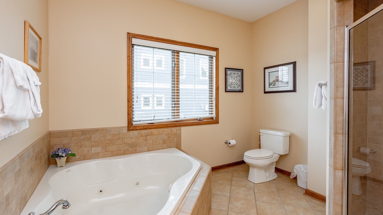 Photo of Bathroom in Waterfront Greens