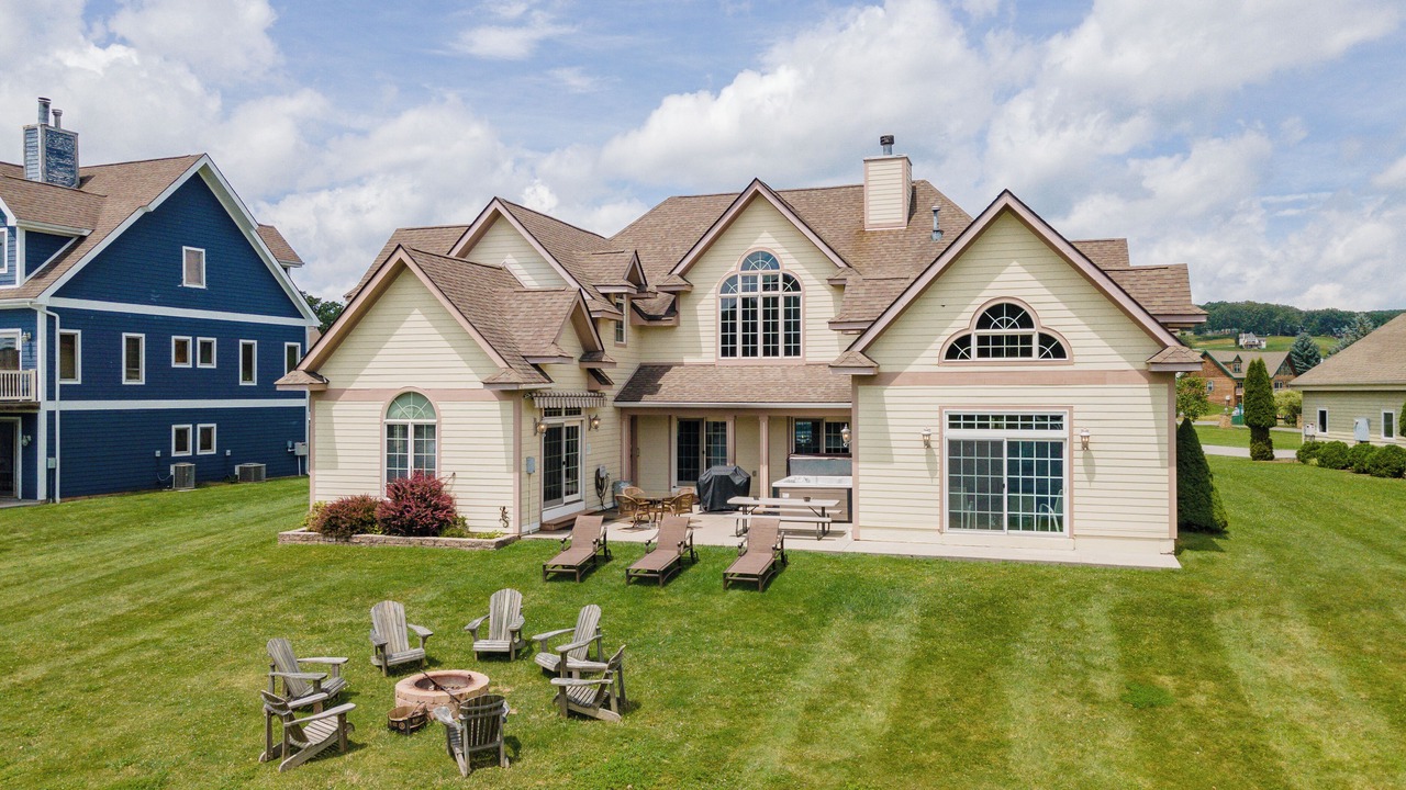 Photo of Outdoor in Waterfront Greens