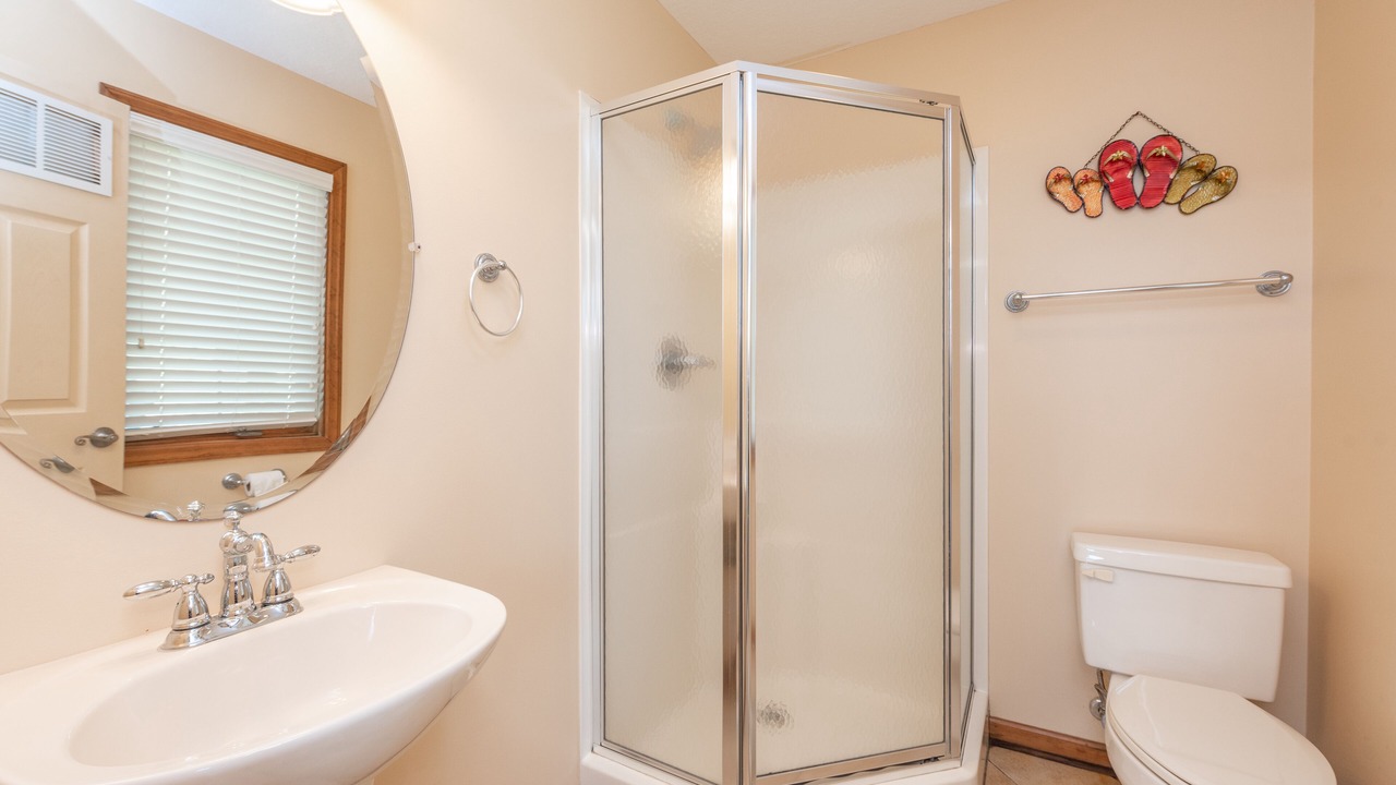 Photo of Bathroom in Waterfront Greens