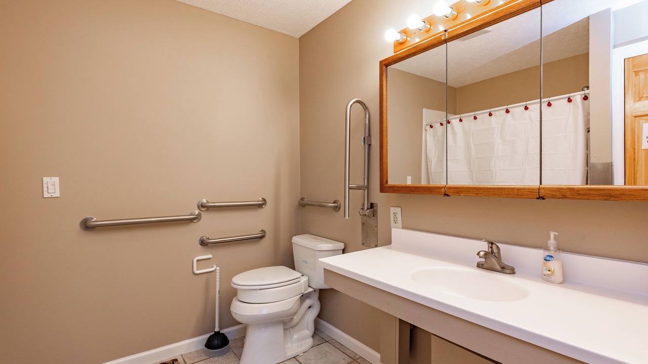 Photo of Bathroom in Paradise Point