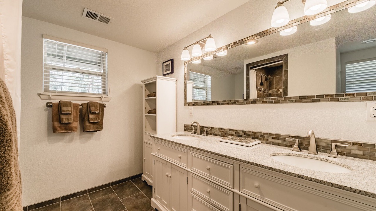 Photo of Bathroom in Ruidoso