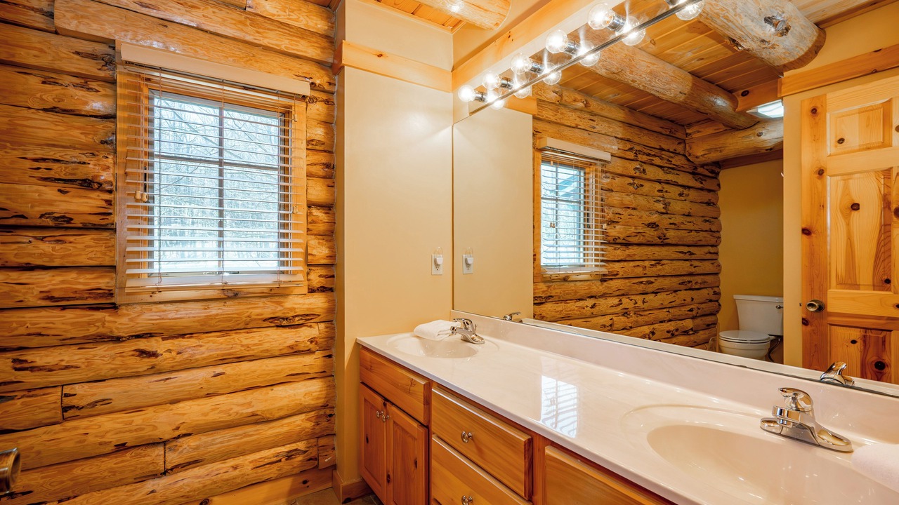 Photo of Bathroom in Mountainside