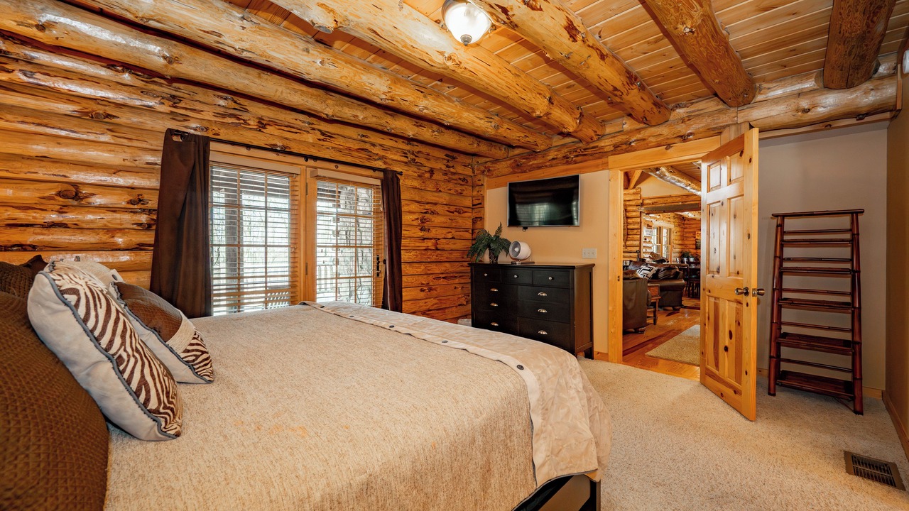 Photo of Bedroom in Mountainside