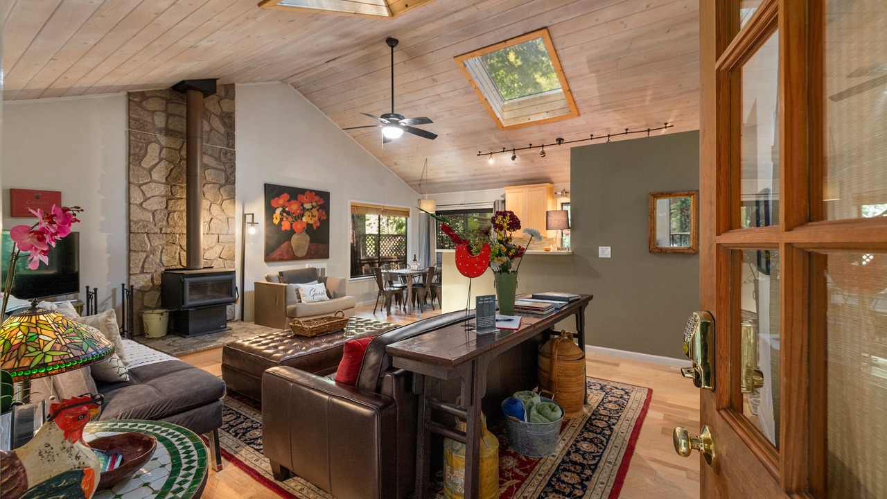 Photo of Bedroom in Cazadero