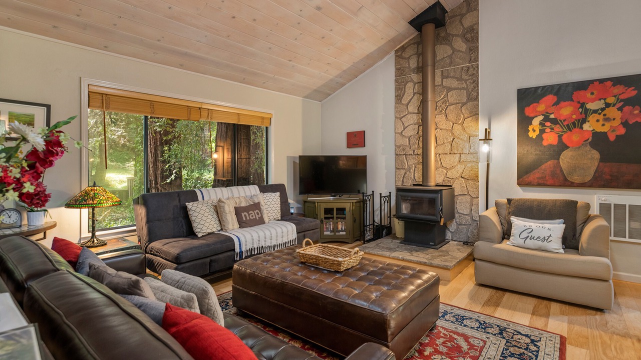Photo of Bedroom in Cazadero