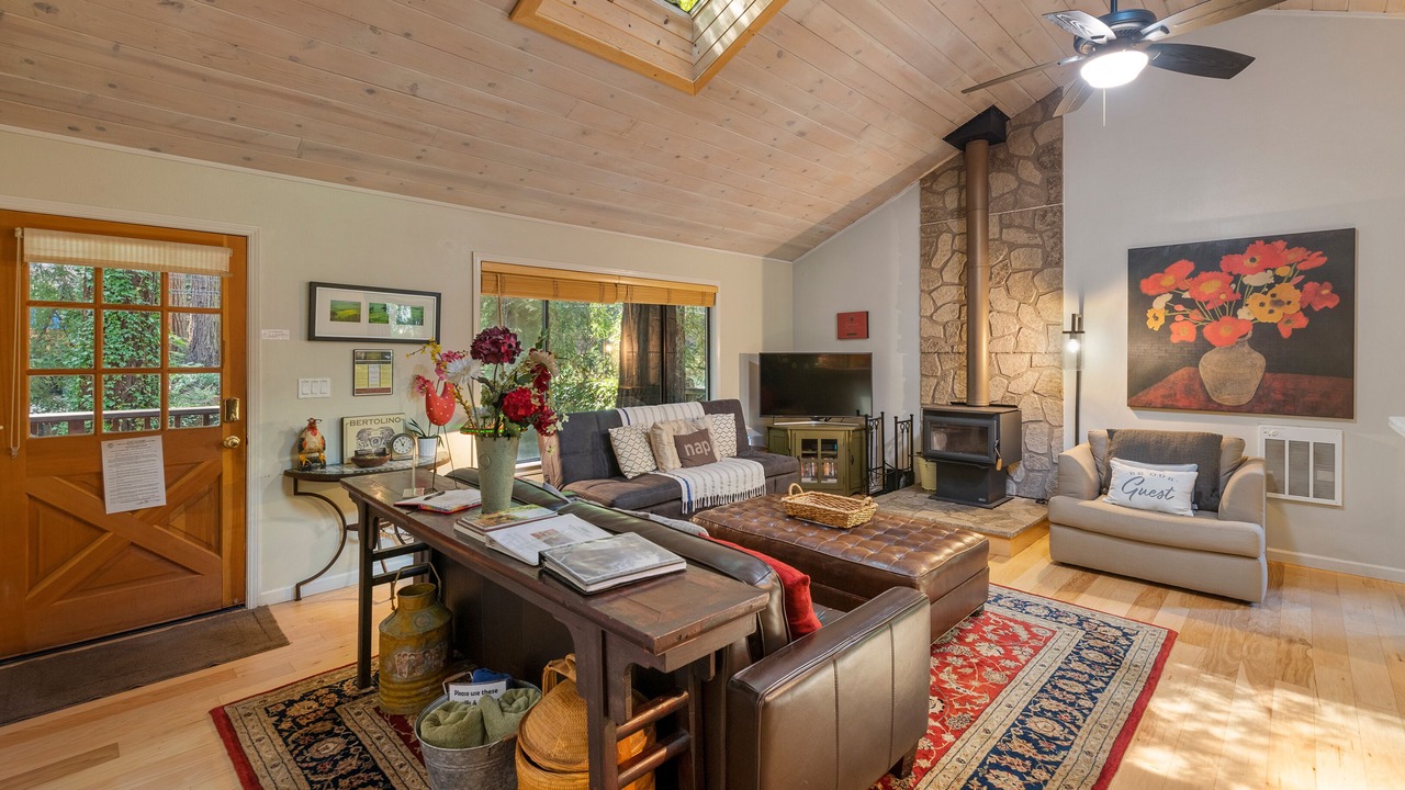 Photo of Bedroom in Cazadero
