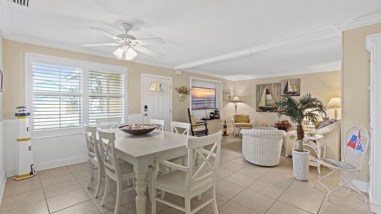 Photo of Livingroom in Wilbur-By-The-Sea