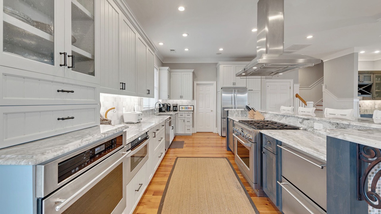 Photo of Kitchen in Debordieu Colony