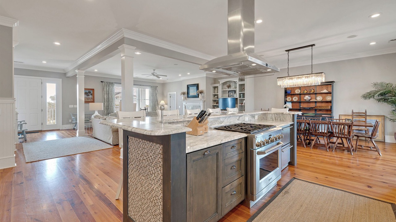 Photo of Kitchen in Debordieu Colony