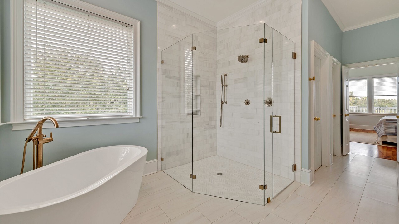 Photo of Bathroom in Debordieu Colony