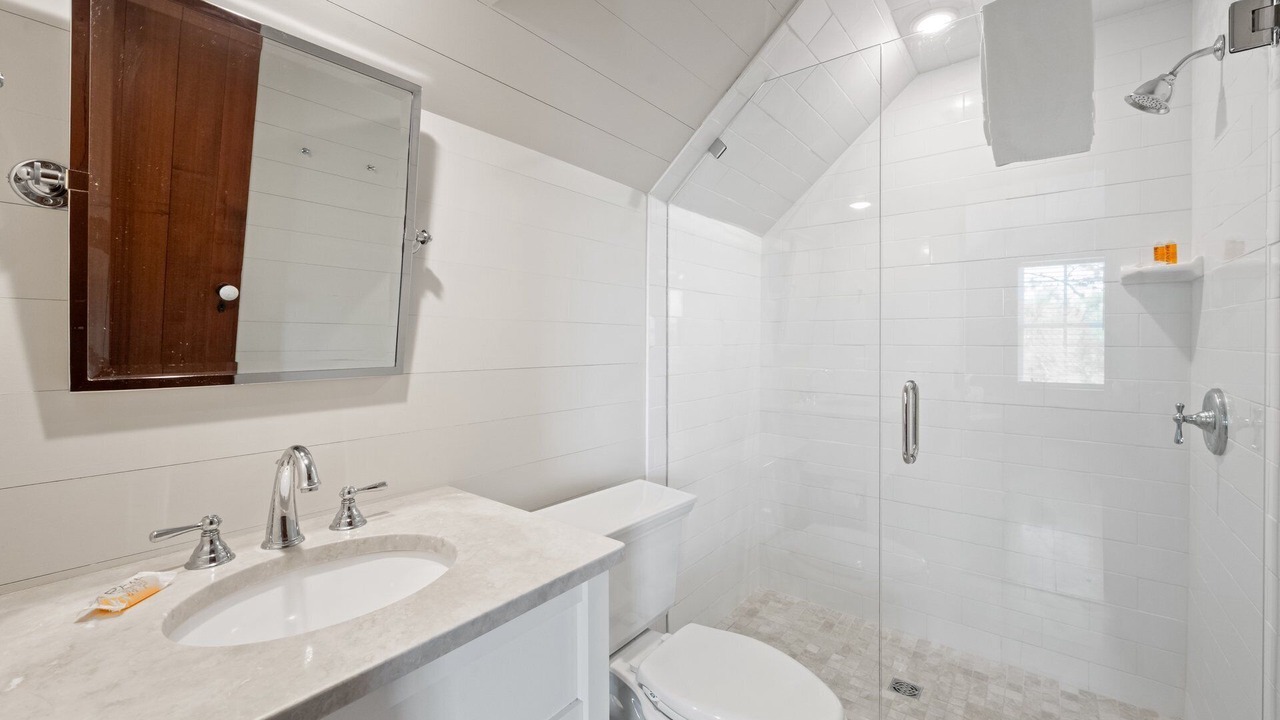 Photo of Bathroom in Debordieu Colony