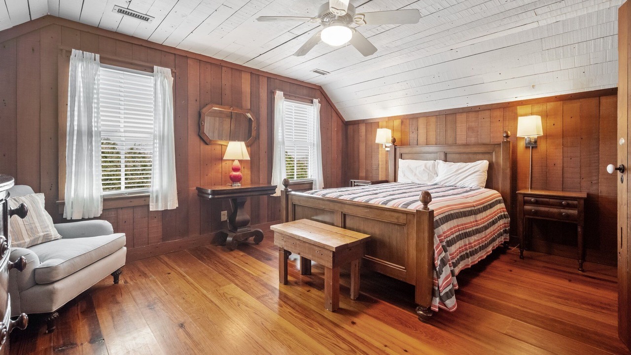Photo of Bedroom in Debordieu Colony