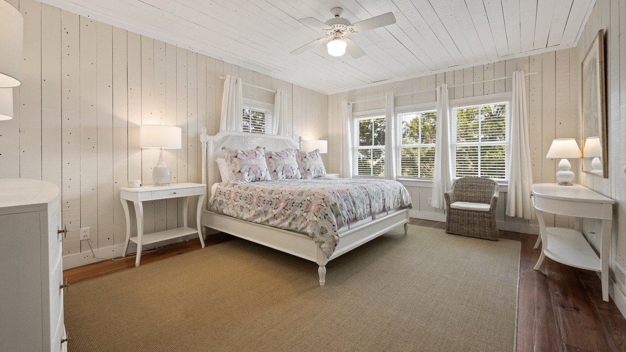 Photo of Bedroom in Debordieu Colony