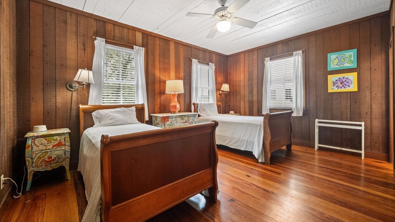 Photo of Bedroom in Debordieu Colony