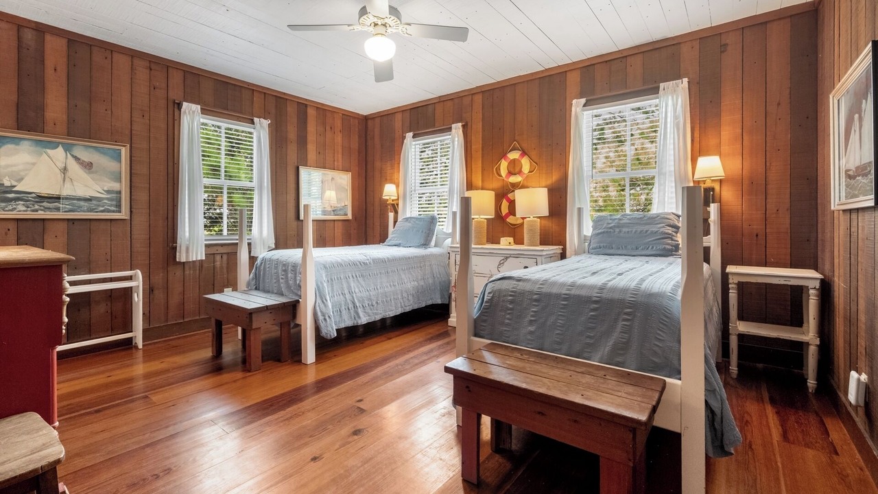 Photo of Bedroom in Debordieu Colony