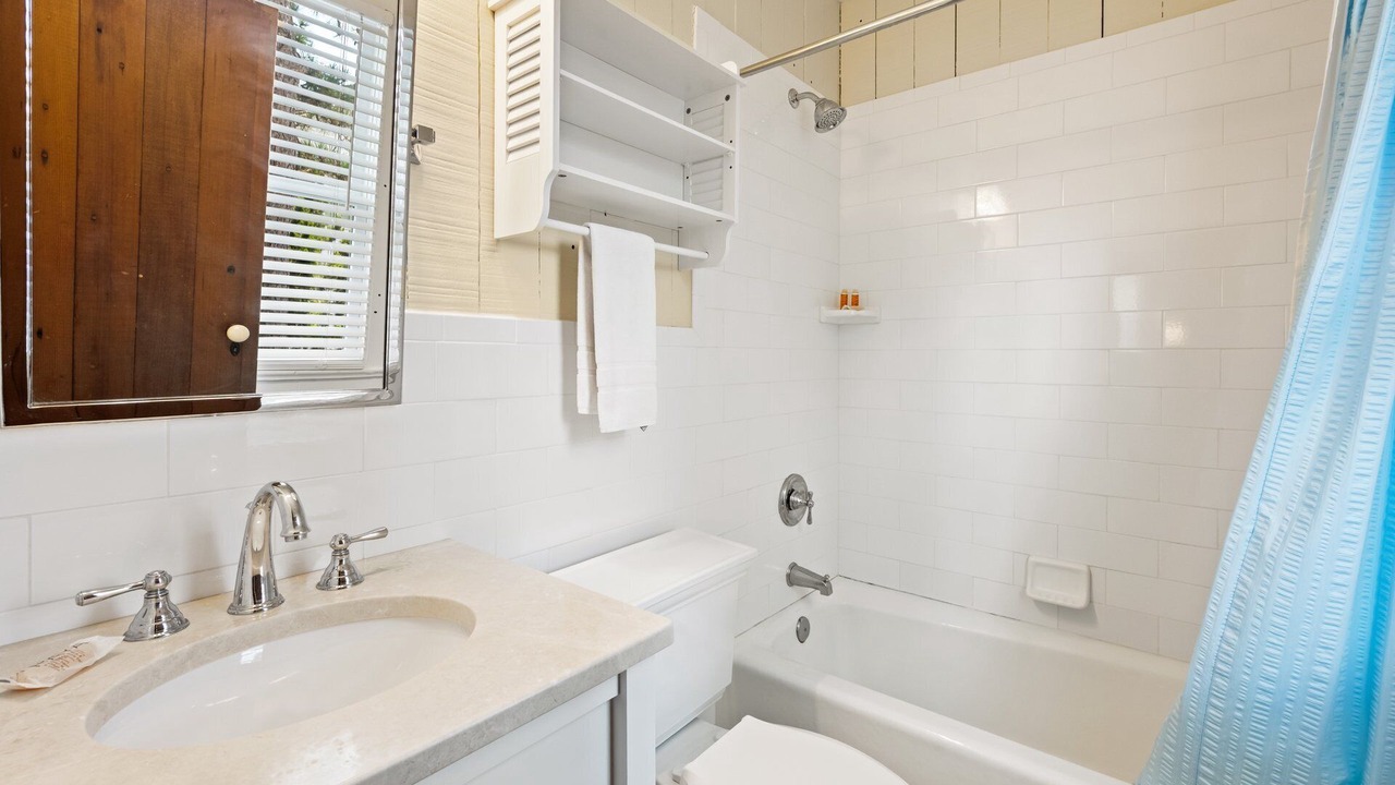 Photo of Bathroom in Debordieu Colony