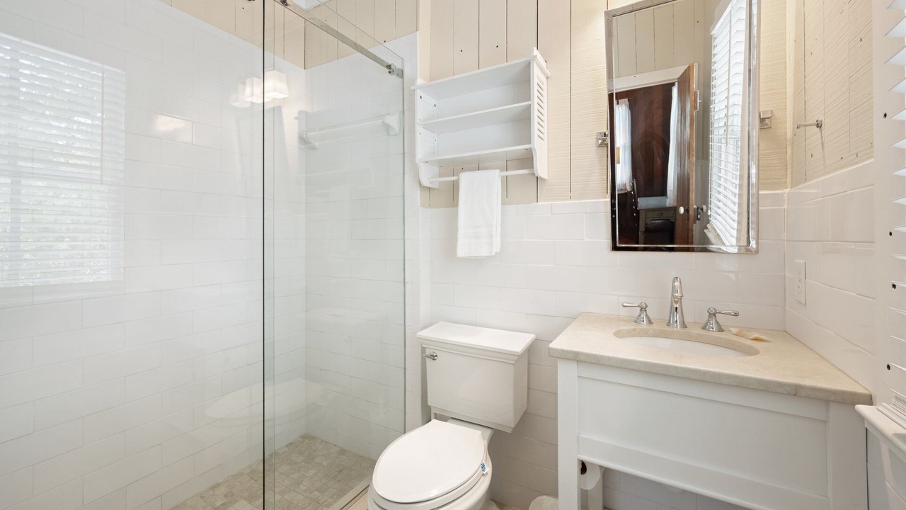 Photo of Bathroom in Debordieu Colony