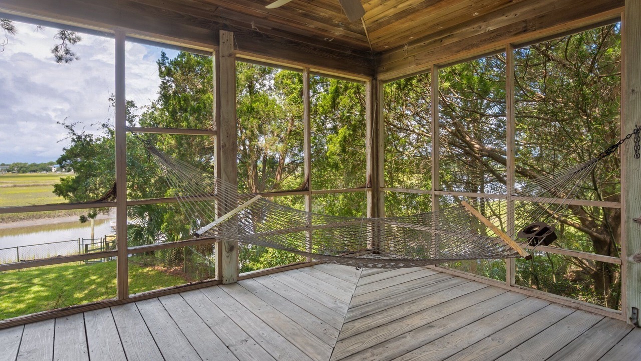 Photo of Patio Balcony in Debordieu Colony
