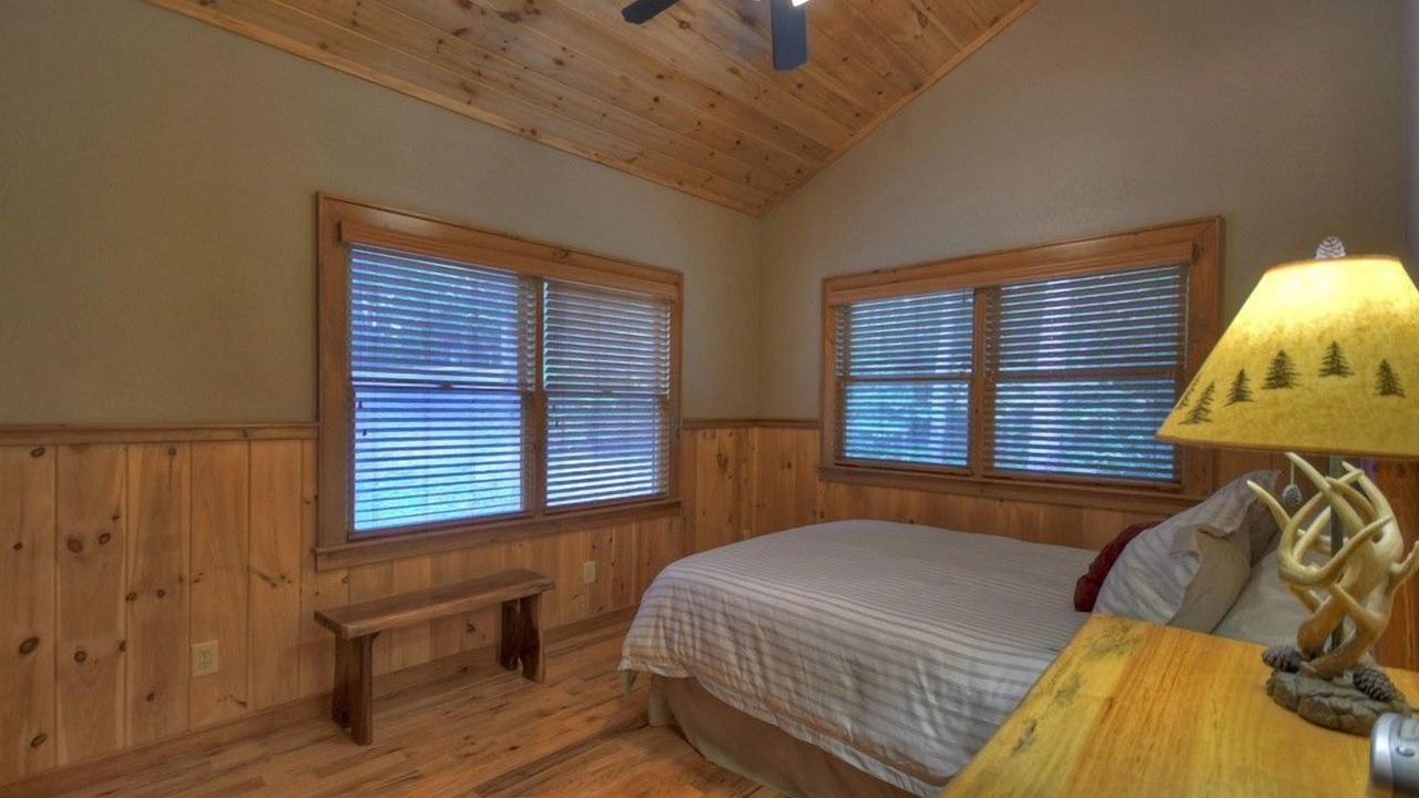 Photo of Bedroom in Mineral Bluff