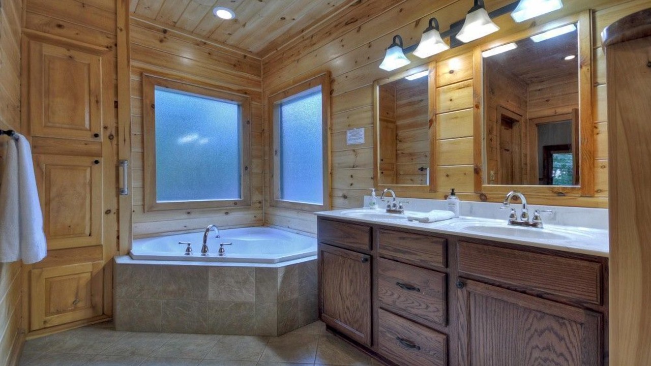 Photo of Bathroom in Mineral Bluff