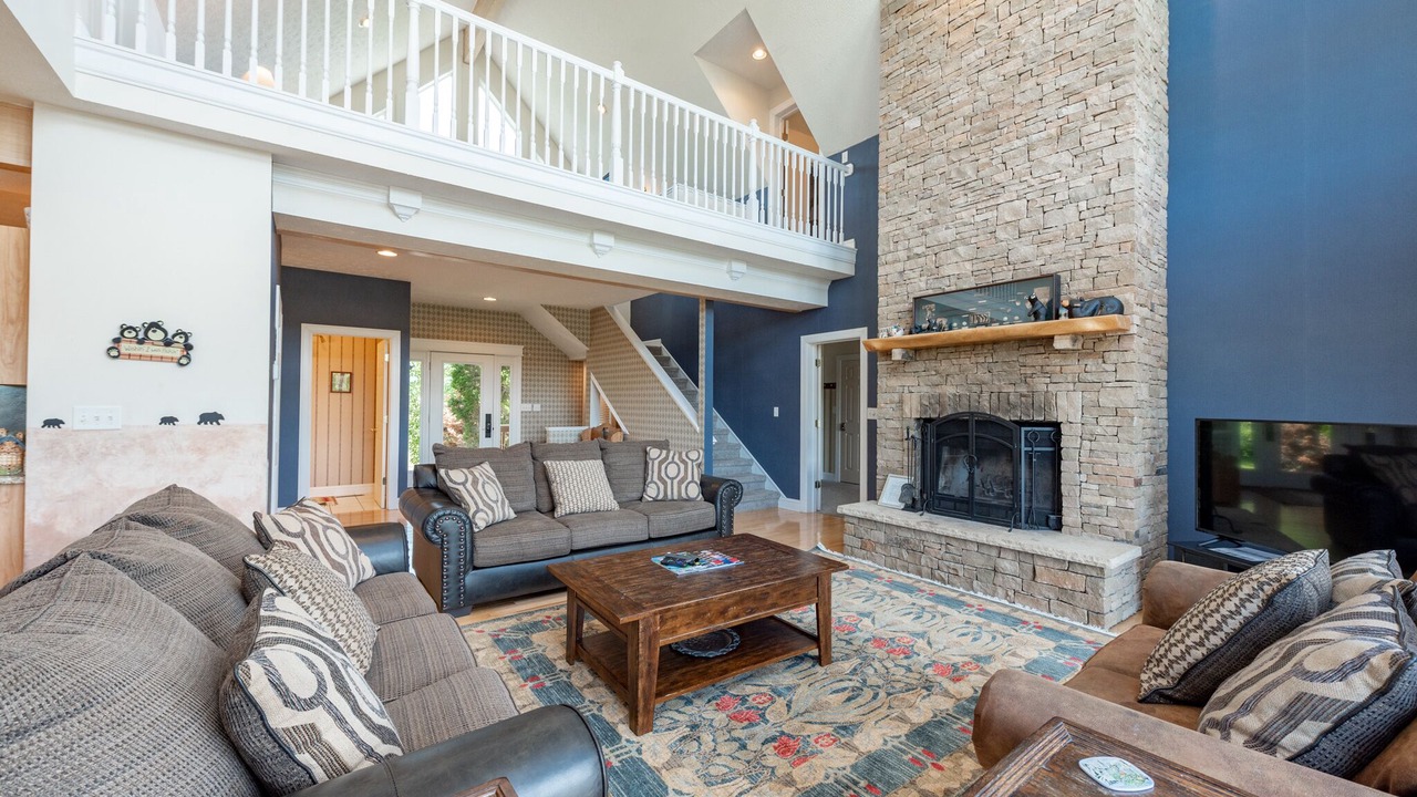 Photo of Livingroom in Waterfront Greens