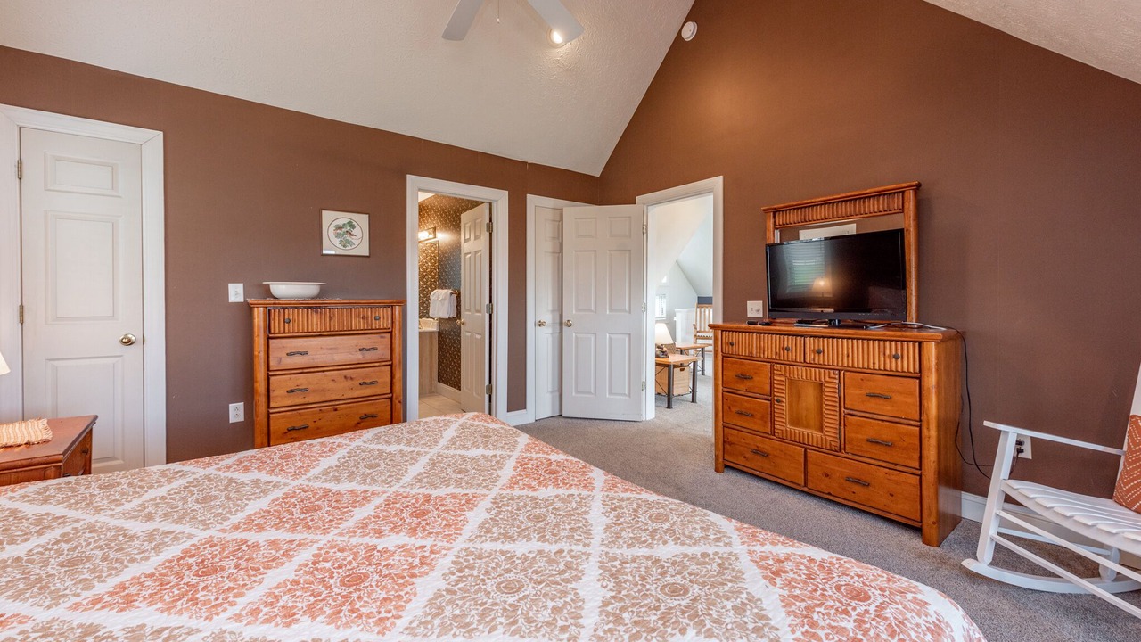 Photo of Bedroom in Waterfront Greens