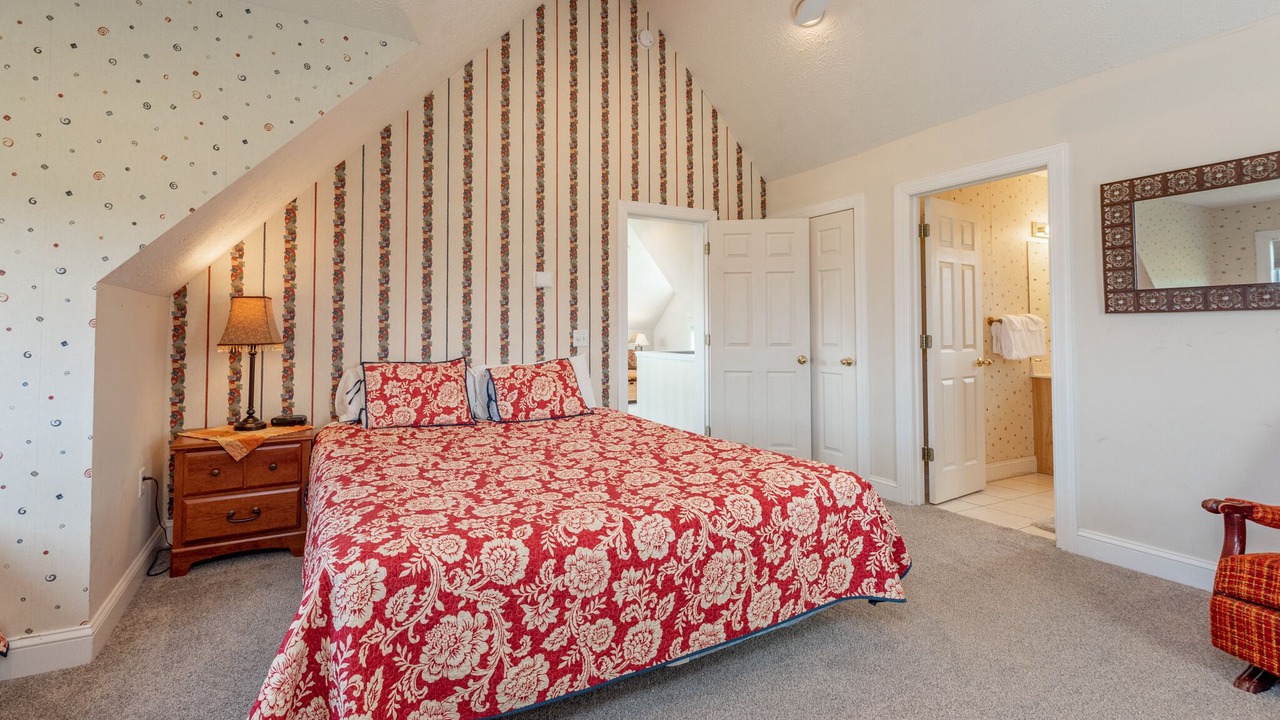 Photo of Bedroom in Waterfront Greens