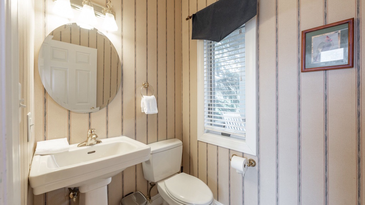 Photo of Bedroom in Waterfront Greens