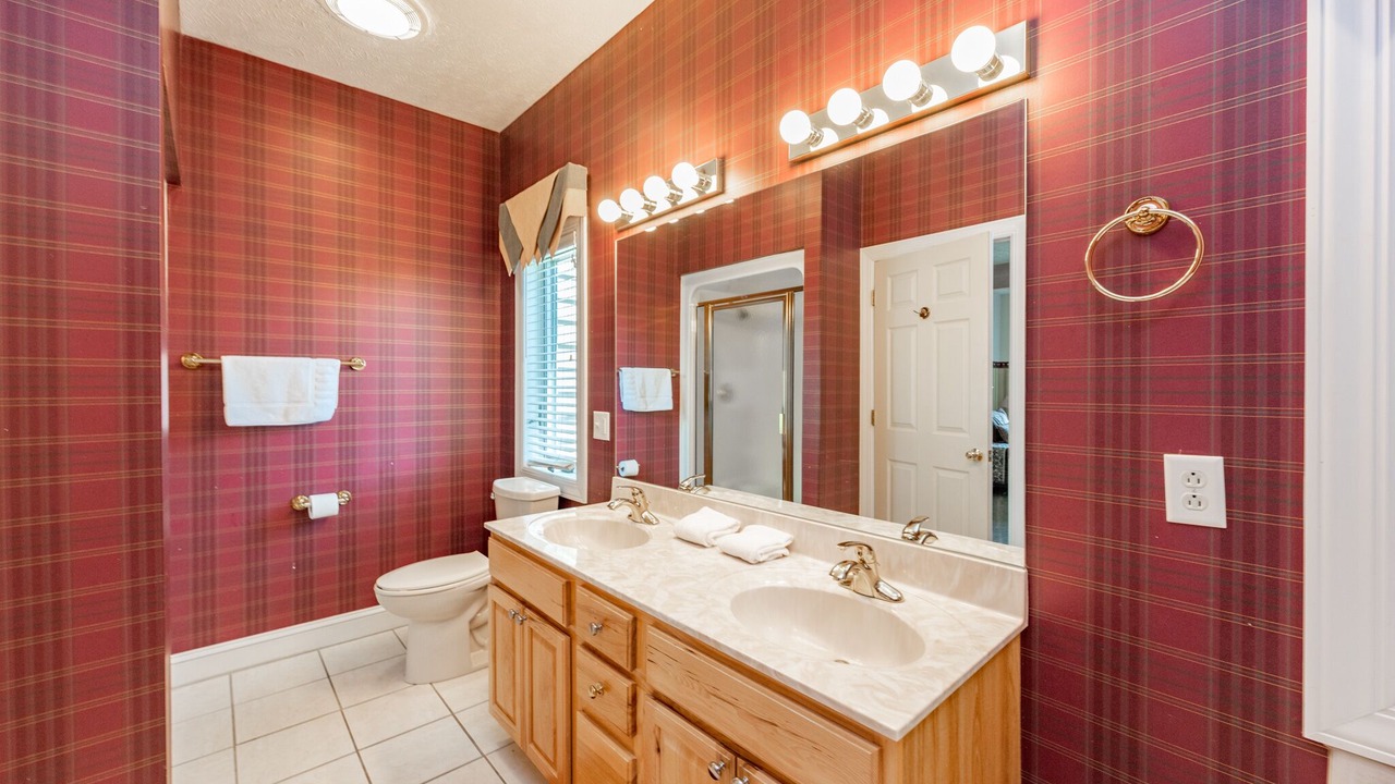 Photo of Bathroom in Waterfront Greens