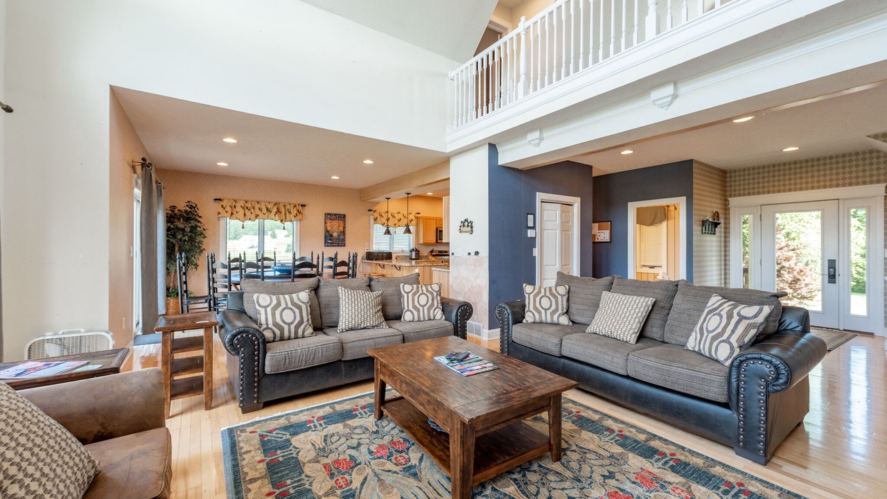 Photo of Livingroom in Waterfront Greens