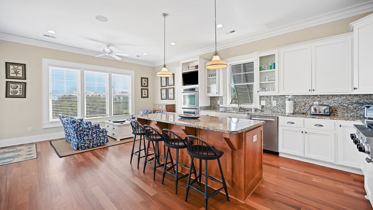 Photo of Kitchen in Debordieu Colony