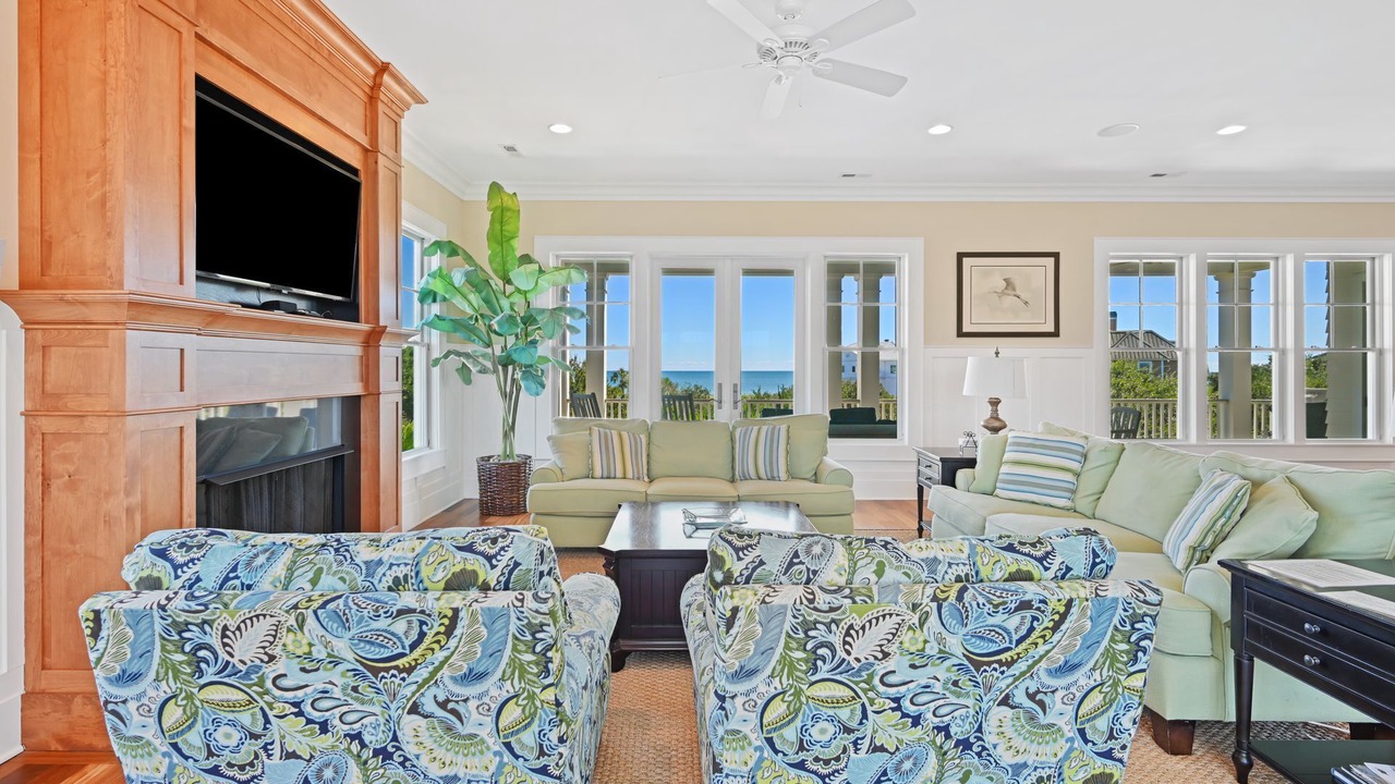 Photo of Livingroom in Debordieu Colony
