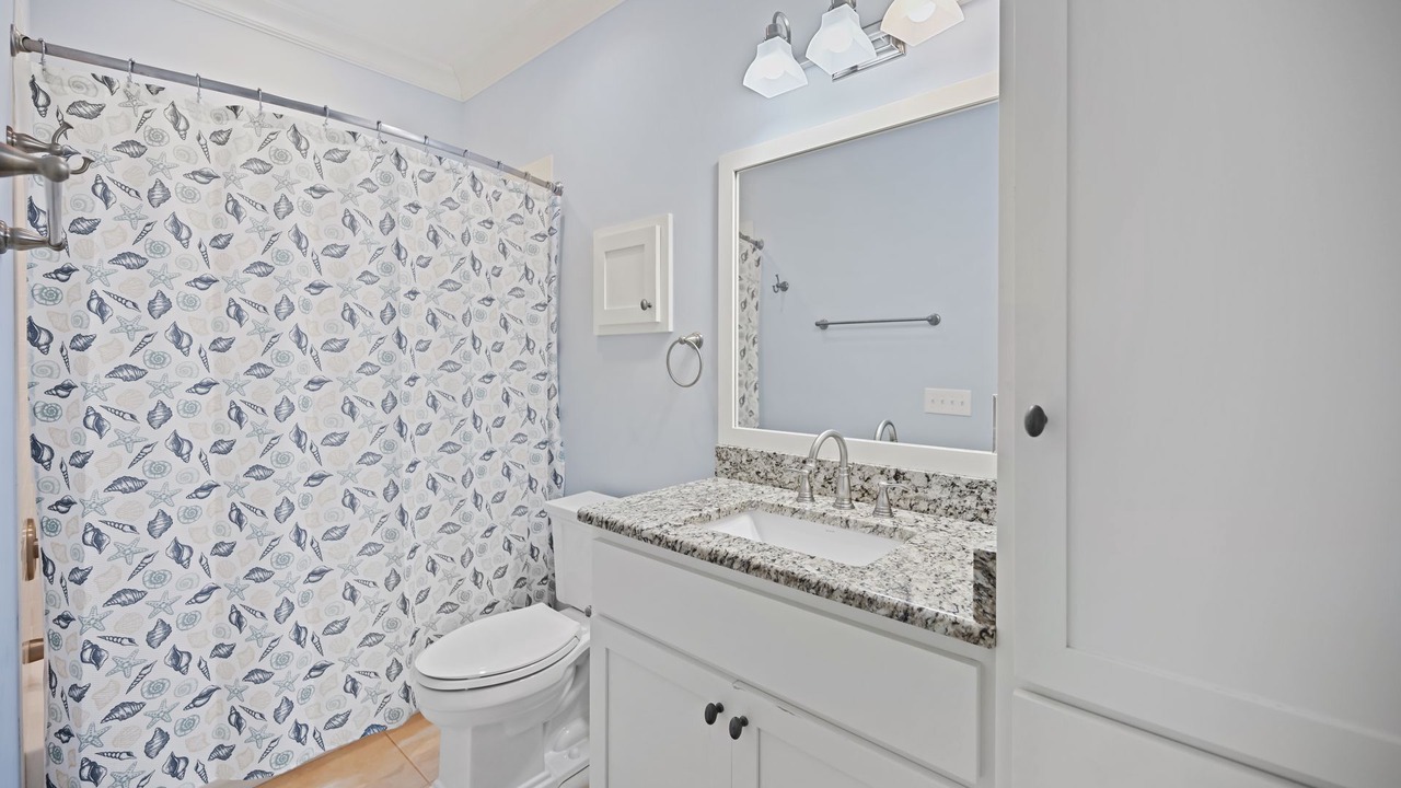 Photo of Bathroom in Debordieu Colony