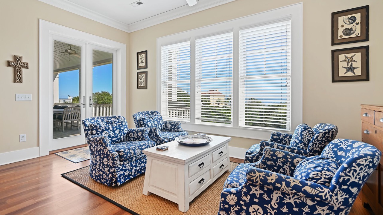 Photo of Livingroom in Debordieu Colony