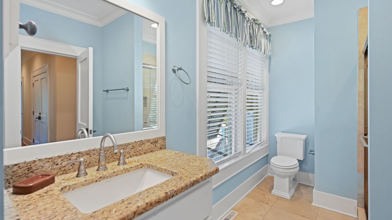 Photo of Bathroom in Debordieu Colony