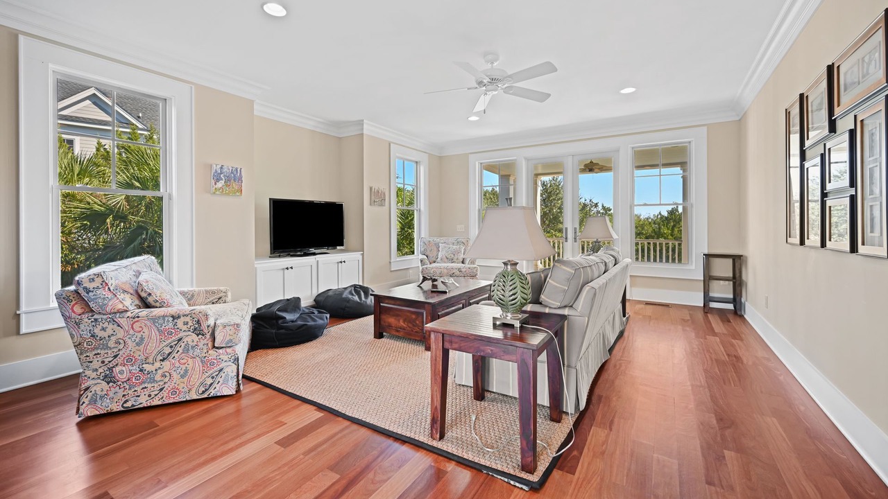 Photo of Livingroom in Debordieu Colony