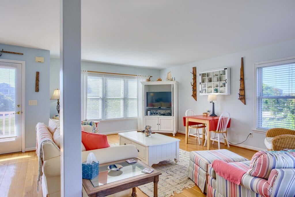 Photo of Livingroom in Surf City