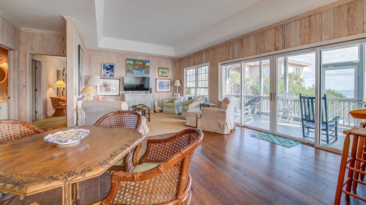 Photo of Livingroom in Debordieu Colony