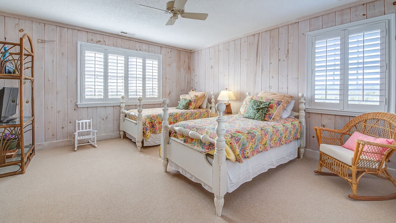 Photo of Bedroom in Debordieu Colony