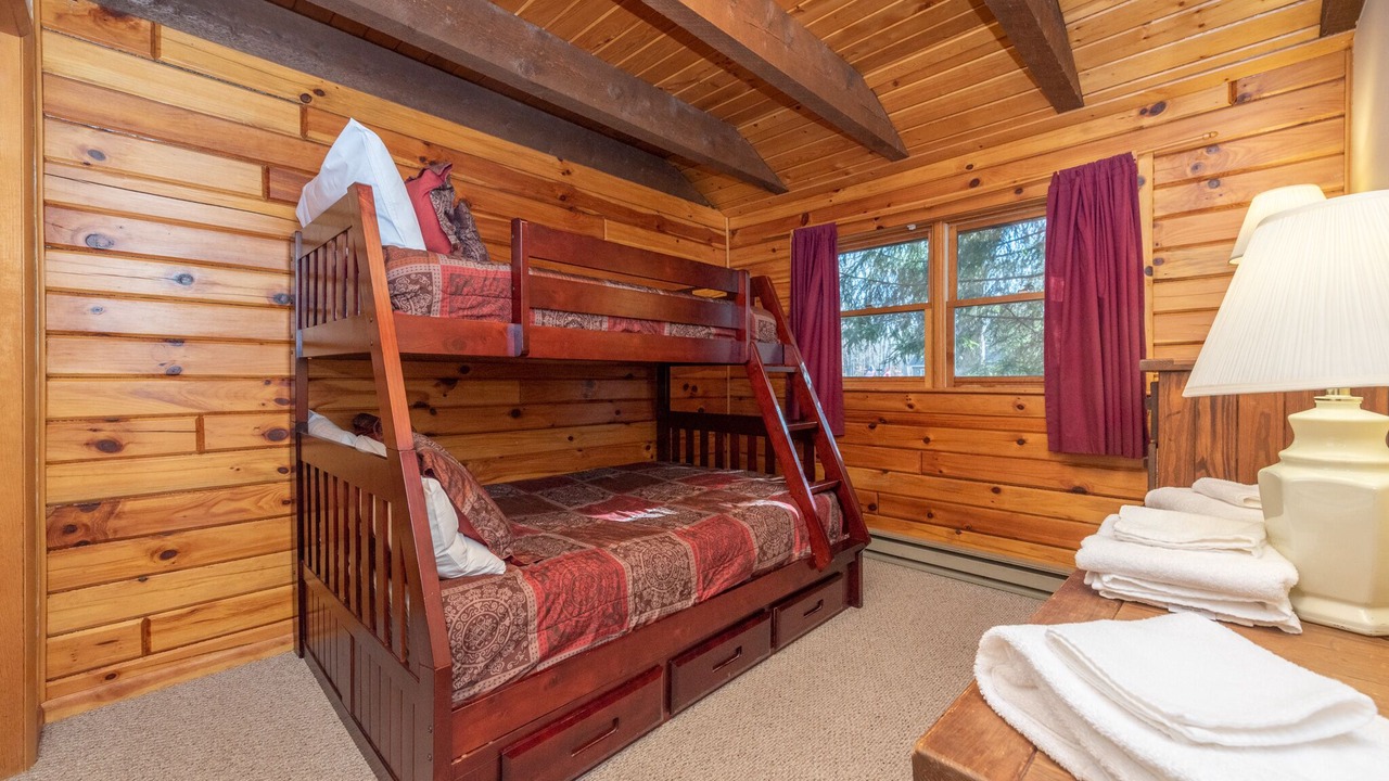 Photo of Bedroom in Blakeslee