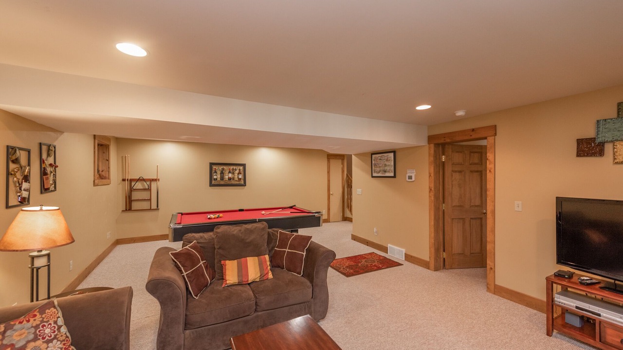 Photo of Livingroom in North Glade Hills