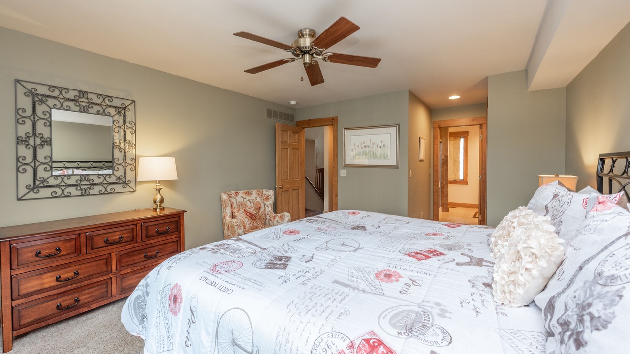 Photo of Bedroom in North Glade Hills