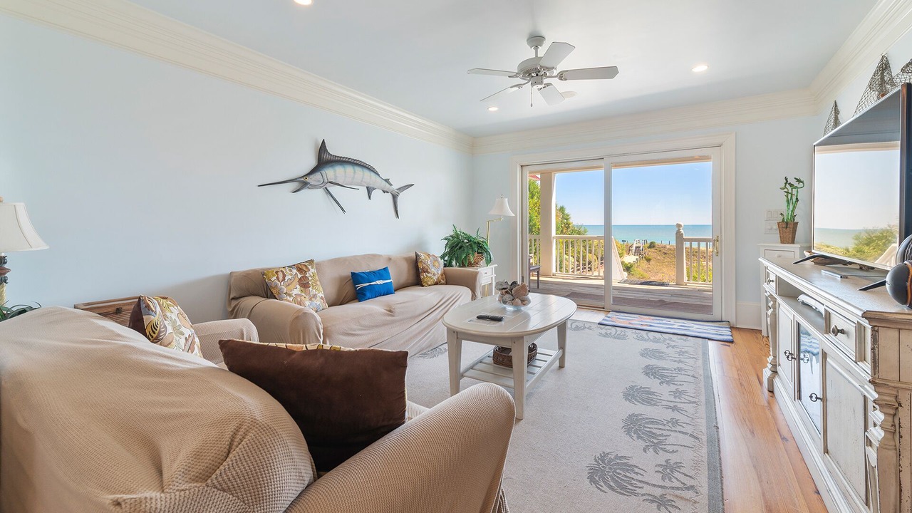 Photo of Livingroom in Debordieu Colony