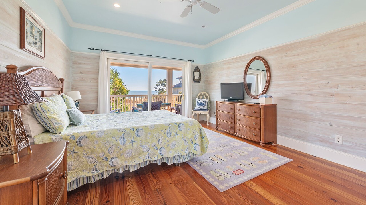 Photo of Bedroom in Debordieu Colony